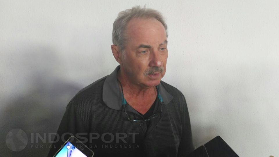 Pelatih Tim Nasional Indonesia (TIMNAS), Alfred Riedl Copyright: &copy; Petrus Manus Da Yerimon/INDOSPORT
